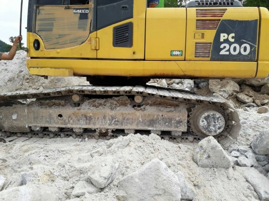 ขายKOMATSU PC200-8 ไฟเต็มเอกสารเล่มทะเบียนราคา 950,000