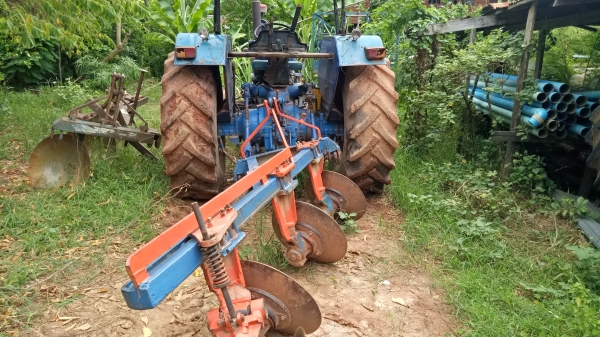 ขายฟอร์ด5000 T2 Fomoco 68แรง รถบ้านพร้อมใช้ ตามสภาพราคาต่อรอง