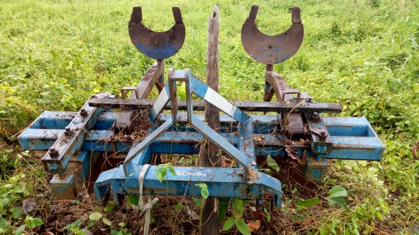 ขายรถไถ NEWHOLLAND 5610 S แท้ ใช้น้อยมือเดียว ไม่ผิดหวังแน่นอนคับ มีเล่มทะเบียนพร้อม สนใจจิงราคาคุยกานได้คับ โทร 081-5332704