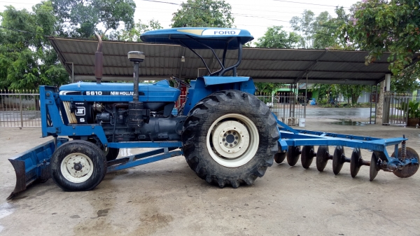 ขายรถไถ NEWHOLLAND 5610 S แท้ ใช้น้อยมือเดียว ไม่ผิดหวังแน่นอนคับ มีเล่มทะเบียนพร้อม สนใจจิงราคาคุยกานได้คับ โทร 081-5332704