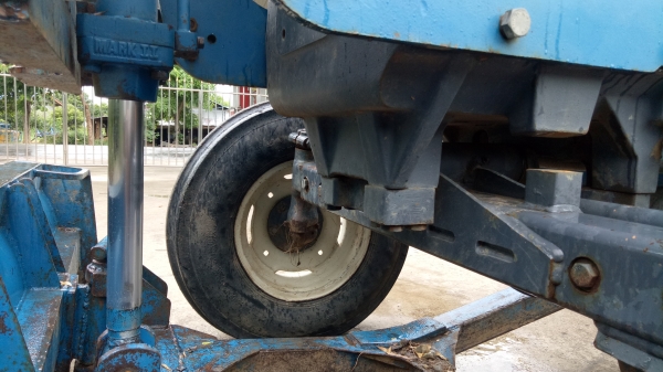 ขายรถไถ NEWHOLLAND 5610 S แท้ ใช้น้อยมือเดียว ไม่ผิดหวังแน่นอนคับ มีเล่มทะเบียนพร้อม สนใจจิงราคาคุยกานได้คับ โทร 081-5332704