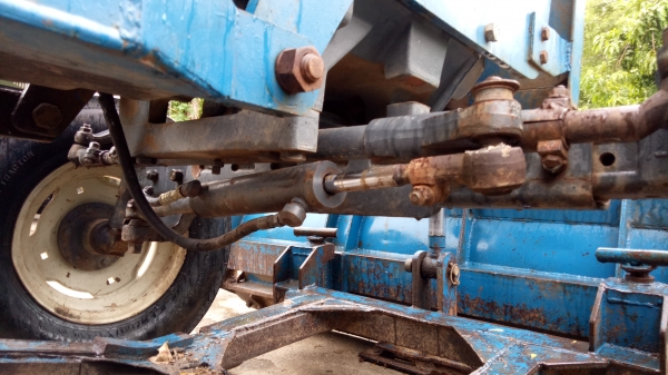 ขายรถไถ NEWHOLLAND 5610 S แท้ ใช้น้อยมือเดียว ไม่ผิดหวังแน่นอนคับ มีเล่มทะเบียนพร้อม สนใจจิงราคาคุยกานได้คับ โทร 081-5332704