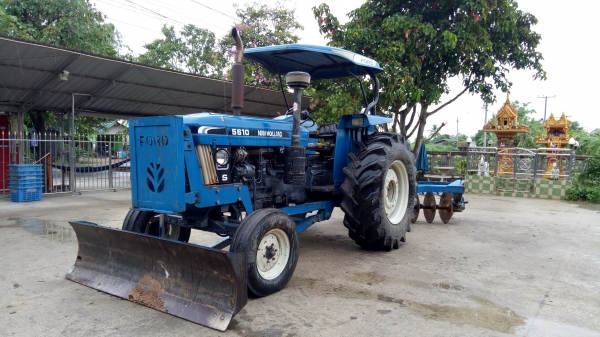 ขายรถไถ NEWHOLLAND 5610 S แท้ ใช้น้อยมือเดียว ไม่ผิดหวังแน่นอนคับ มีเล่มทะเบียนพร้อม สนใจจิงราคาคุยกานได้คับ โทร 081-5332704