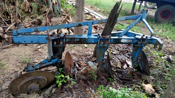 ขายรถไถ NEWHOLLAND 5610 S แท้ ใช้น้อยมือเดียว ไม่ผิดหวังแน่นอนคับ มีเล่มทะเบียนพร้อม สนใจจิงราคาคุยกานได้คับ โทร 081-5332704