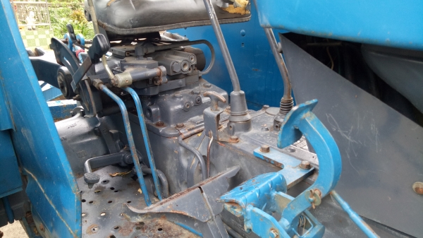 ขายรถไถ NEWHOLLAND 5610 S แท้ ใช้น้อยมือเดียว ไม่ผิดหวังแน่นอนคับ มีเล่มทะเบียนพร้อม สนใจจิงราคาคุยกานได้คับ โทร 081-5332704