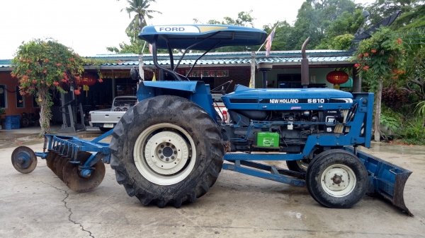 ขายรถไถ NEWHOLLAND 5610 S แท้ ใช้น้อยมือเดียว ไม่ผิดหวังแน่นอนคับ มีเล่มทะเบียนพร้อม สนใจจิงราคาคุยกานได้คับ โทร 081-5332704