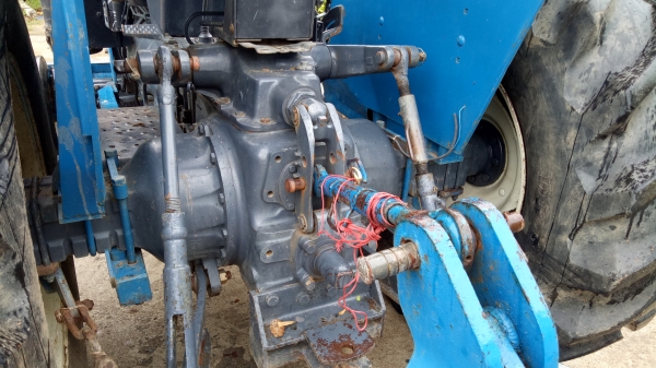 ขายรถไถ NEWHOLLAND 5610 S แท้ ใช้น้อยมือเดียว ไม่ผิดหวังแน่นอนคับ มีเล่มทะเบียนพร้อม สนใจจิงราคาคุยกานได้คับ โทร 081-5332704