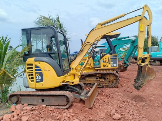 ขายจ้า..KOMATSU PC35MR-2 เก่านอกแท้  เดิมๆๆ  เครื่องปั๊มแห้ง..พร้อมตู้แอร์  โทร 089-3818694 จ๊อย