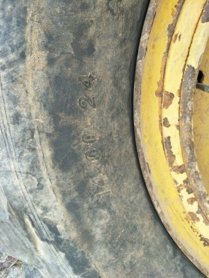 ขายรถตักล้อยางKOMATSU JH60 ราคา 280,000 ขายรถตักล้อยางKOMATSU JH60 ราคา 280,000