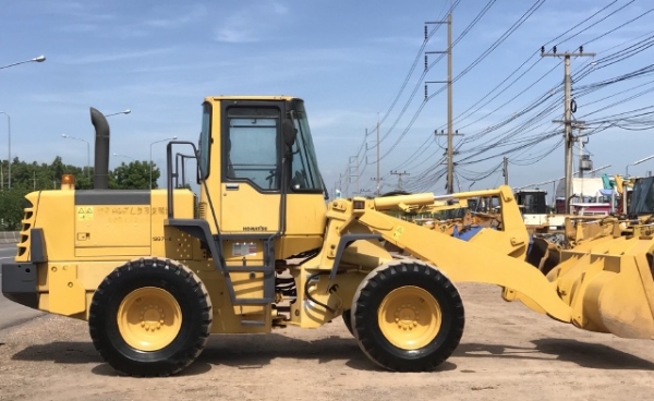 ขายรถตักล้อยาง KOMATSU WA200-3E แขนยาวพิเศษ รถนอกนำเข้าจากญี่ปุ่น สภาพสวยพร้อมใช้ มีVDOการทำงานครับ