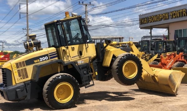 ขายรถตักล้อยาง KOMATSU WA200-5 แขนยาวพิเศษ นำเข้าเองจากญี่ปุ่น สภาพสวยพร้อมใช้ มีVDOการทำงานครับ