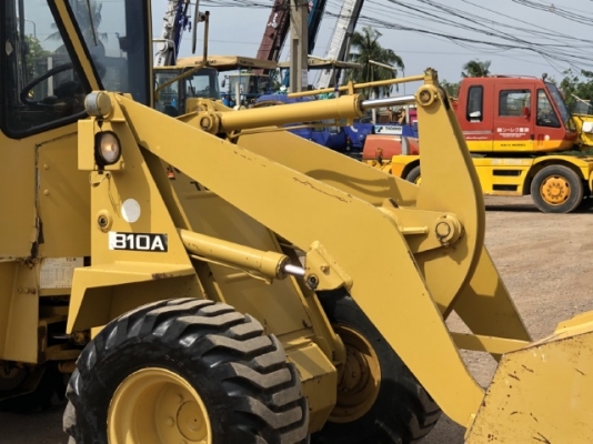 ขายรถตักล้อยาง TCM 810A-2 (เทียบเท่า WA30) (1,XXX ชั่วโมง) นำเข้าเองจากญี่ปุ่น สภาพสวยพร้อมใช้ มีVDOครับ