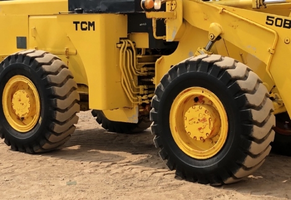 ขายรถตักล้อยาง TCM 50BZ2 (เท่าเทียบ WA200) นำเข้าเองจากญี่ปุ่น สภาพสวยพร้อมใช้ มีVDOการทำงานครับ