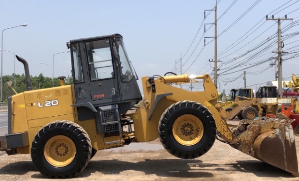 ขายรถตักล้อยาง TCM L20-3 (เทียบเท่า WA200) นำเข้าเองจากญี่ปุ่น สภาพสวยพร้อมใช้ มีVDOการทำงานครับ