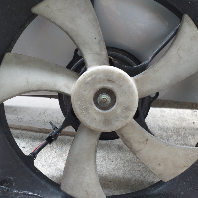 ขายพัดลมระบายอากาศ 2 ตัว