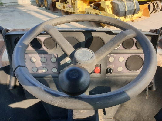 ไทยขายรถบดอัดสั่นสะเทือนล้อหนาม 11 ตัน DYNAPAC CA252PD นำเข้าจาก USA แท้ 100\% สภาพสวย ไม่เคยใช้งานในไทย