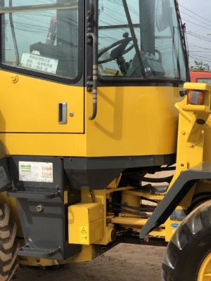 ขายรถตักล้อยาง KOMATSU WA80-3 นำเข้าเองจากญี่ปุ่น สภาพสวยพร้อม มีVDOการทำงานครับ