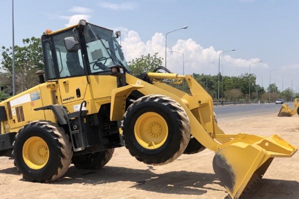 ขายรถตักล้อยาง KOMATSU WA100-5 (2,xxx ชั่วโมง) นำเข้าเองจากญี่ปุ่น สภาพสวยพร้อมใช้