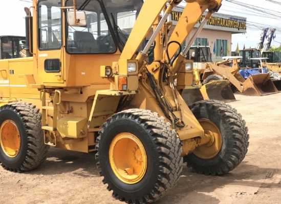 ขายรถตักล้อยาง KOMATSU WA200-1 รถนอกนำเข้าจากญี่ปุ่น สภาพสวยพร้อมใช้ มีVDOการทำงานครับ