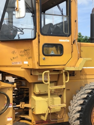 ขายรถตักล้อยาง KOMATSU WA200-1 รถนอกนำเข้าจากญี่ปุ่น สภาพสวยพร้อมใช้ มีVDOการทำงานครับ