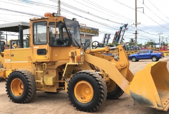 ขายรถตักล้อยาง KOMATSU WA200-1 รถนอกนำเข้าจากญี่ปุ่น สภาพสวยพร้อมใช้ มีVDOการทำงานครับ