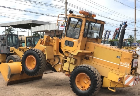 ขายรถตักล้อยาง KOMATSU WA200-1 รถนอกนำเข้าจากญี่ปุ่น สภาพสวยพร้อมใช้ มีVDOการทำงานครับ