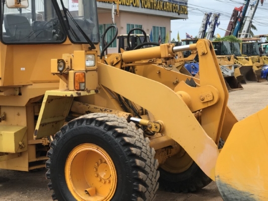 ขายรถตักล้อยาง KOMATSU WA200-1 รถนอกนำเข้าจากญี่ปุ่น สภาพสวยพร้อมใช้ มีVDOการทำงานครับ