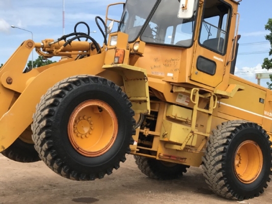ขายรถตักล้อยาง KOMATSU WA200-1 รถนอกนำเข้าจากญี่ปุ่น สภาพสวยพร้อมใช้ มีVDOการทำงานครับ