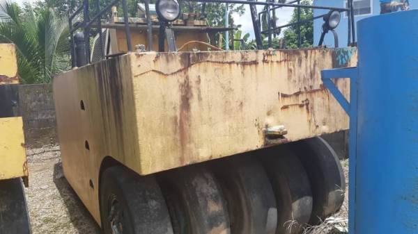 ขาย 185,000 รถบด 9 ล้อ KAWASAKI KR 200-3139 เล่มทะเบียน รถจอดเก่าเก็บต้องเช็คเครื่อง สภาพดีเก่าสี ยางดี เอกสารพร้อมโอน รถอยู่ จันทบุรี 090-772-3710 090-772-3708