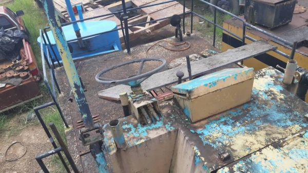 ขาย 185,000 รถบด 9 ล้อ KAWASAKI KR 200-3139 เล่มทะเบียน รถจอดเก่าเก็บต้องเช็คเครื่อง สภาพดีเก่าสี ยางดี เอกสารพร้อมโอน รถอยู่ จันทบุรี 090-772-3710 090-772-3708