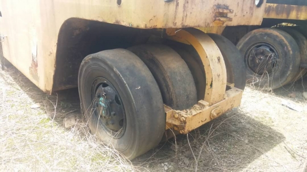 ขาย 185,000 รถบด 9 ล้อ KAWASAKI KR 200-3139 เล่มทะเบียน รถจอดเก่าเก็บต้องเช็คเครื่อง สภาพดีเก่าสี ยางดี เอกสารพร้อมโอน รถอยู่ จันทบุรี 090-772-3710 090-772-3708