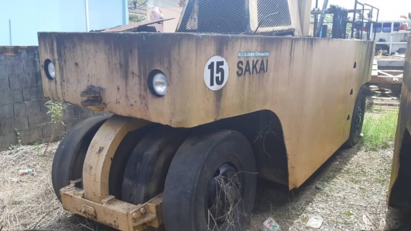 ขาย 185,000 รถบด 9 ล้อ KAWASAKI KR 200-3139 เล่มทะเบียน รถจอดเก่าเก็บต้องเช็คเครื่อง สภาพดีเก่าสี ยางดี เอกสารพร้อมโอน รถอยู่ จันทบุรี 090-772-3710 090-772-3708