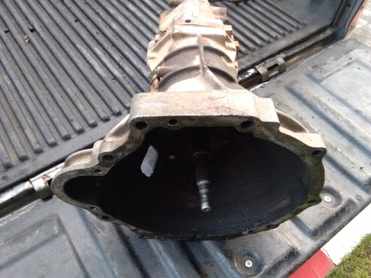 ขายเกียร์ธรรมดาห้าสปีดใส่เครื่องยนต์ดีเซลนิสสัน 6500 บาท