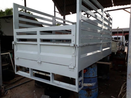 กระบะมืเนียม ใส่ 4 ล้อ  สภาพใหม่