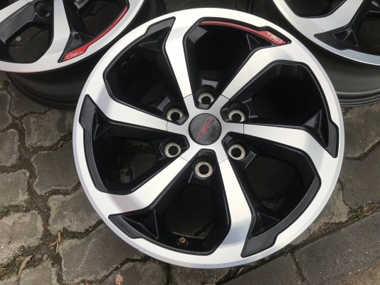 ล้อ TRD รีโว้ขอบ 17 สภาพสวย