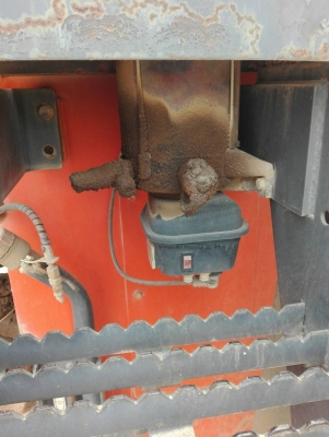 ขายรถตักล้อยาง HITACHI ZW220 เอกสารเล่มทะเบียนราคา 1,500,000