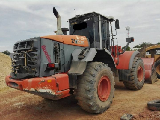 ขายรถตักล้อยาง HITACHI ZW220 เอกสารเล่มทะเบียนราคา 1,500,000