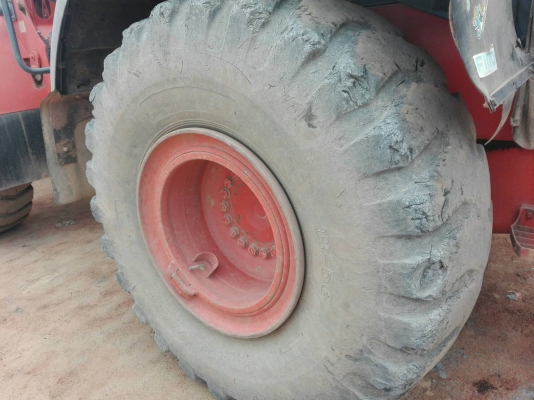 ขายรถตักล้อยาง HITACHI ZW220 เอกสารเล่มทะเบียนราคา 1,500,000