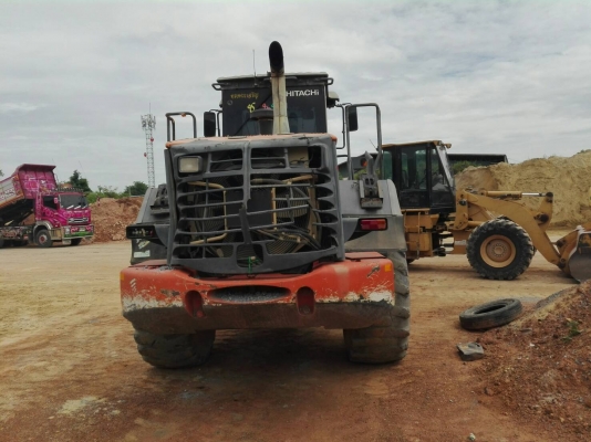 ขายรถตักล้อยางHITACHI ZW220 เอกสารเล่มทะเบียนราคา 1,500,000