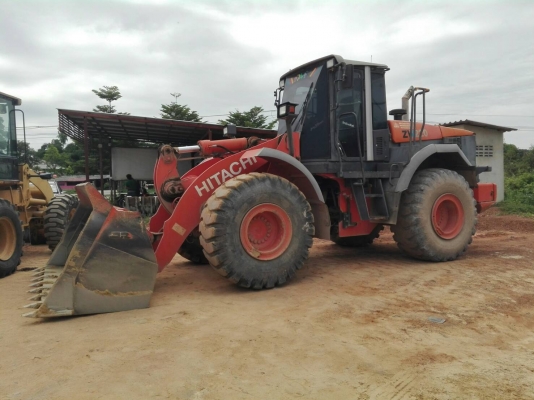 ขายรถตักล้อยางHITACHI ZW220 เอกสารเล่มทะเบียนราคา 1,500,000