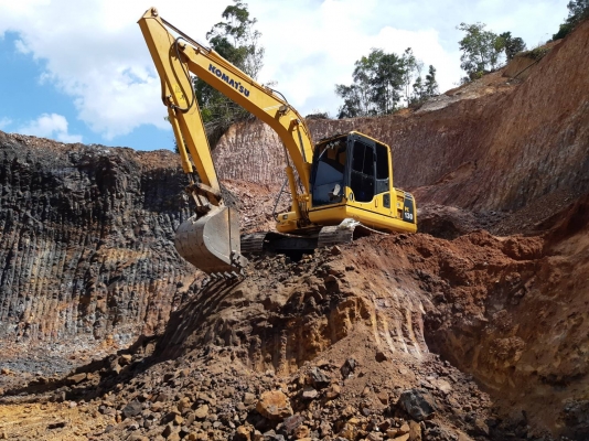 ขายดาวน์ 250,000 KOMATSU PC130-8 ไมล์2300ชม.ผ่อน84,000x34=2,856,000 รวม3106000