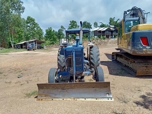 รถไถฟอร์ด 6610