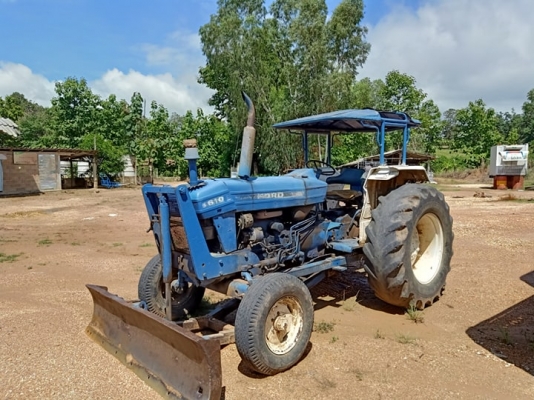 รถไถฟอร์ด 6610