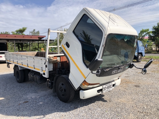 ขายครับ//รถบรรทุก 6 ล้อ ISUZU NKR 135hp สภาพสวยๆพร้อมใช้งาน