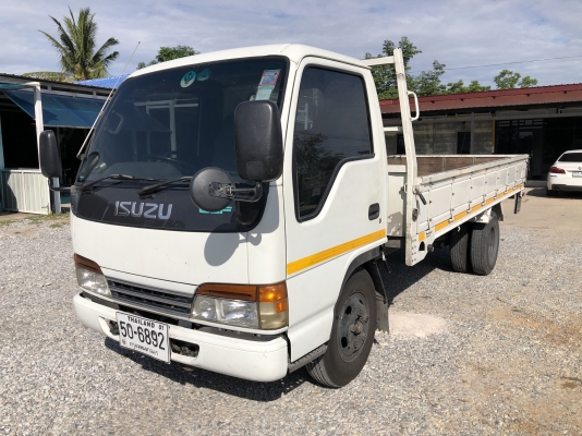 ขายครับ//รถบรรทุก 6 ล้อ ISUZU NKR 135hp สภาพสวยๆพร้อมใช้งาน