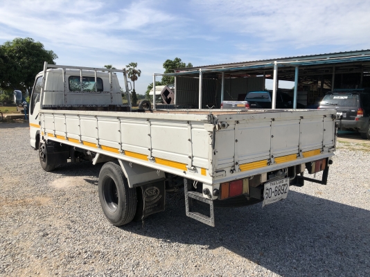 ขายครับ//รถบรรทุก 6 ล้อ ISUZU NKR 135hp สภาพสวยๆพร้อมใช้งาน ขายครับ//รถบรรทุก 6 ล้อ ISUZU NKR 135hp สภาพสวยๆพร้อมใช้งาน