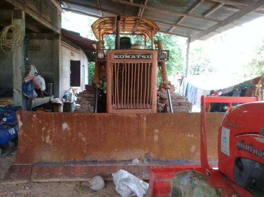ขาย แทรกเตอร์ KOMATSU D50A- พร้อมใช้งาน   ราคา 350000 บาท ดูรถที จ.ศรีสะเกด  สอบถามทีเบอร์ วันทูคอล 098 668-3479 dtac 094 283-9369 สิทธิ์ค้บ