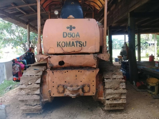 ขาย แทรกเตอร์ KOMATSU D50A- พร้อมใช้งาน   ราคา 350000 บาท ดูรถที จ.ศรีสะเกด  สอบถามทีเบอร์ วันทูคอล 098 668-3479 dtac 094 283-9369 สิทธิ์ค้บ