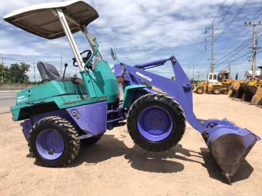 ขายรถตักล้อยาง KOMATSU WA20-2E (1,xxx ชั่วโมง) นำเข้าเองจากญี่ปุ่น สภาพสวยพร้อมใช้ มีVDOการทำงานครับ