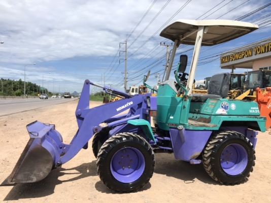 ขายรถตักล้อยาง KOMATSU WA20-2E (1,xxx ชั่วโมง) นำเข้าเองจากญี่ปุ่น สภาพสวยพร้อมใช้ มีVDOการทำงานครับ